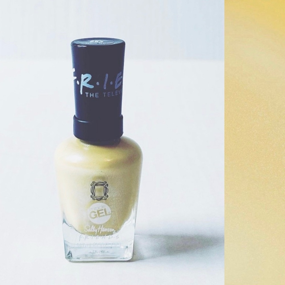 ⭐️5 For 25⭐️ Sally Hansen Miracle Gel Friends Collection Yellow Taxi